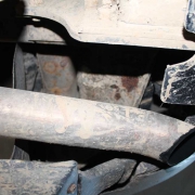 A hátfal alatt látható a korrózió A hátfal alatt látható a korrózió